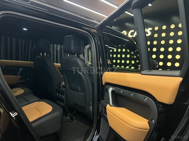 Land Rover Defender-8