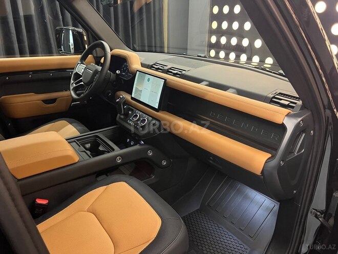 Land Rover Defender-11