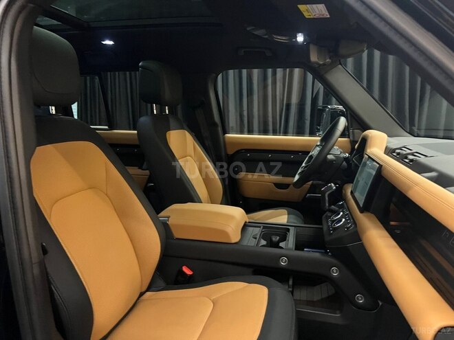 Land Rover Defender-12