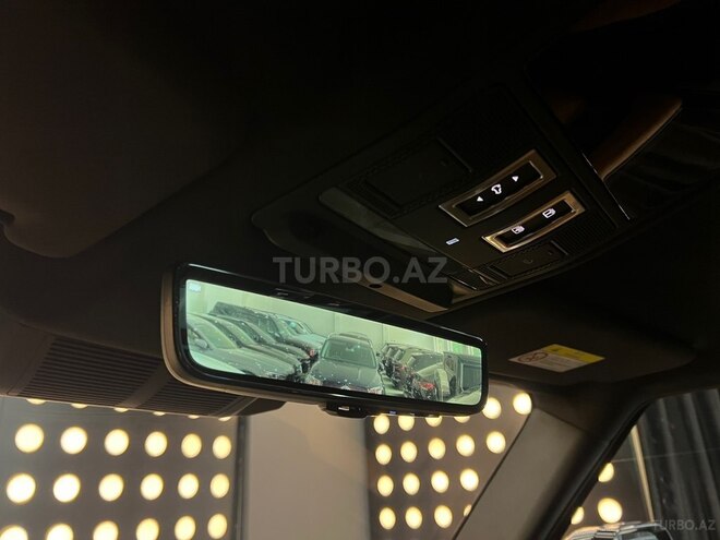 Land Rover Defender-20