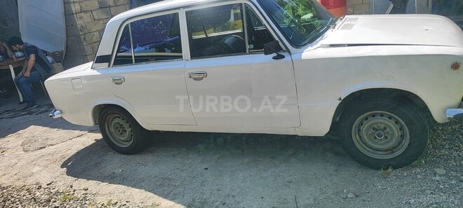 LADA (VAZ) 21011-2