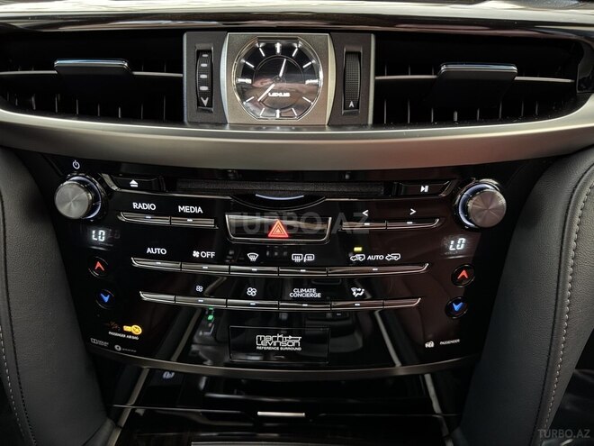 Lexus LX 450d-23