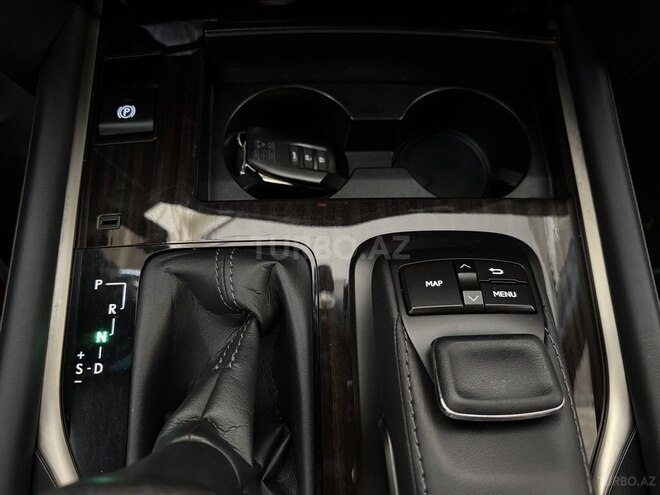 Lexus LX 450d-22