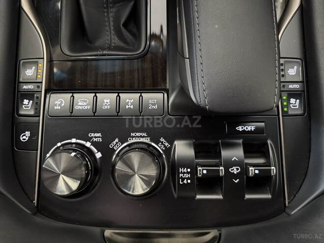 Lexus LX 450d-21