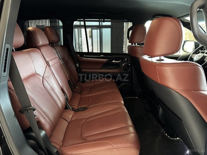 Lexus LX 450d-16