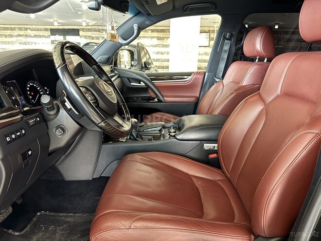 Lexus LX 450d-12