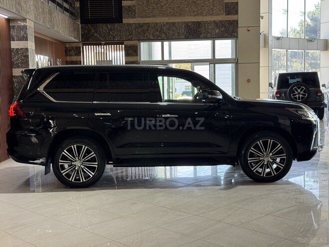 Lexus LX 450d-7