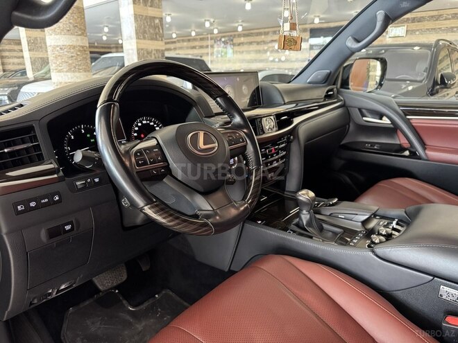 Lexus LX 450d-11