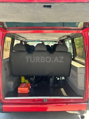 Ford Transit-11
