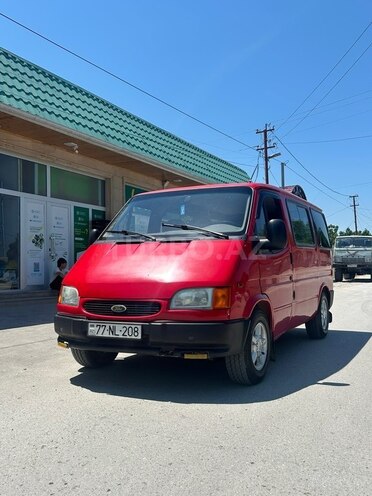 Ford Transit-3