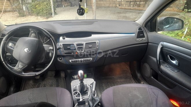 Renault Laguna-4