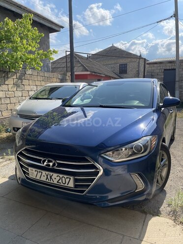 Hyundai Elantra-3