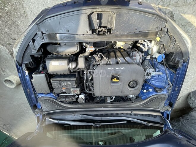 Hyundai Elantra-11