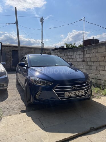 Hyundai Elantra-2