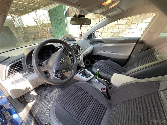 Hyundai Elantra-7