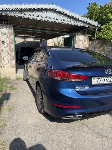 Hyundai Elantra-5