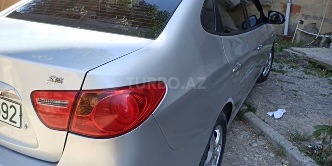 Hyundai Avante-9
