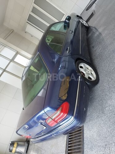 Mercedes E 240-5