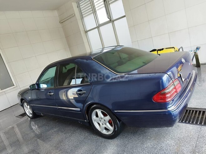 Mercedes E 240-7
