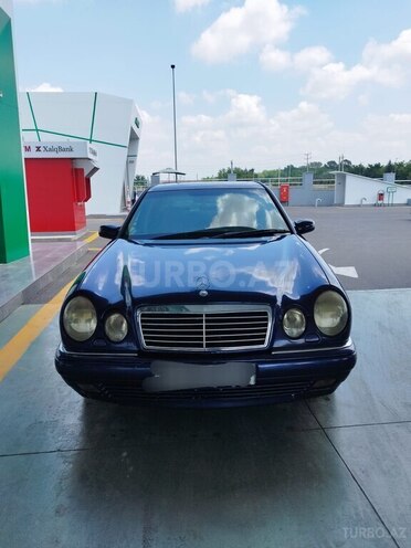 Mercedes E 240-6