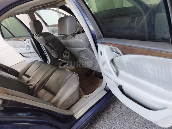 Mercedes E 240-15
