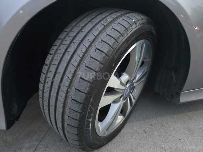 Mercedes E 250 4MATIC-21