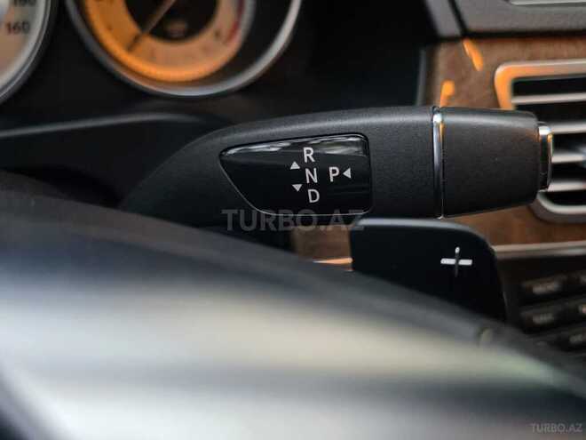Mercedes E 250 4MATIC-15