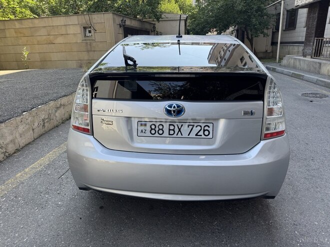 Toyota Prius-3