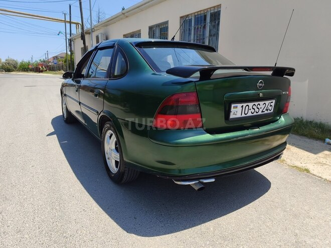 Opel Vectra-4