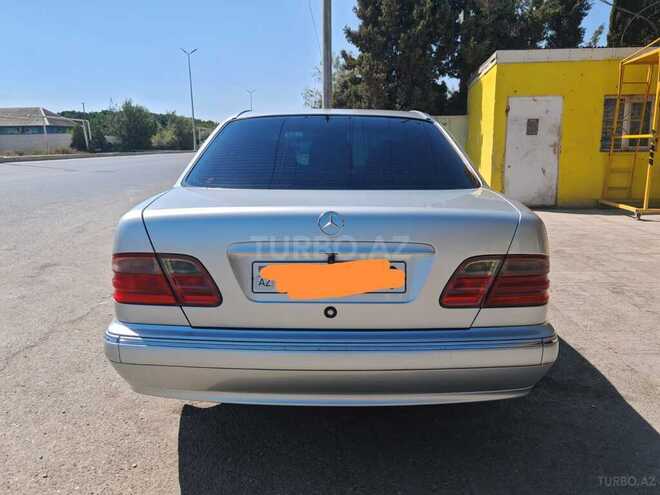 Mercedes E 240-2