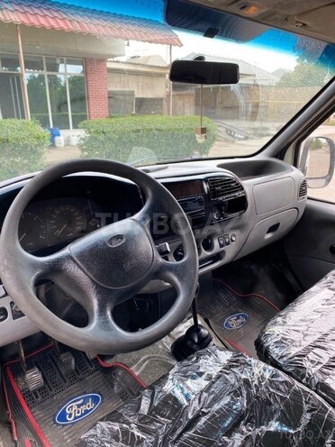 Ford Transit-7
