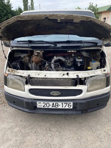 Ford Transit-5