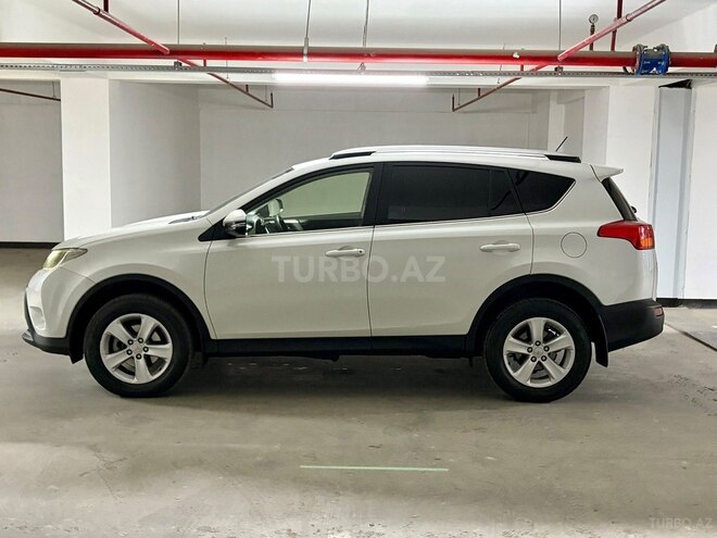 Toyota RAV4-9