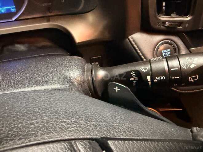 Toyota RAV4-18