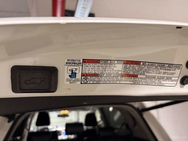 Toyota RAV4-21