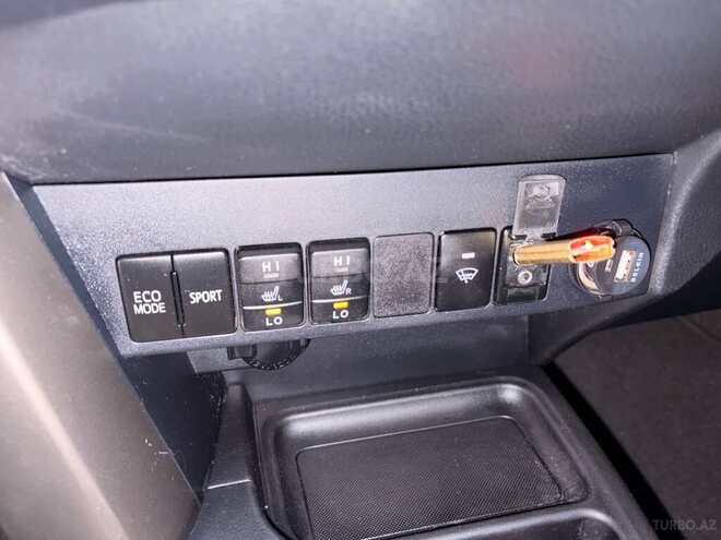 Toyota RAV4-13