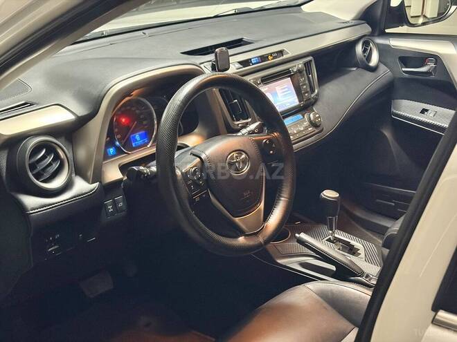 Toyota RAV4-11