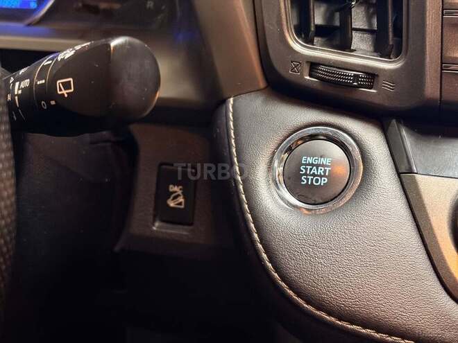 Toyota RAV4-16