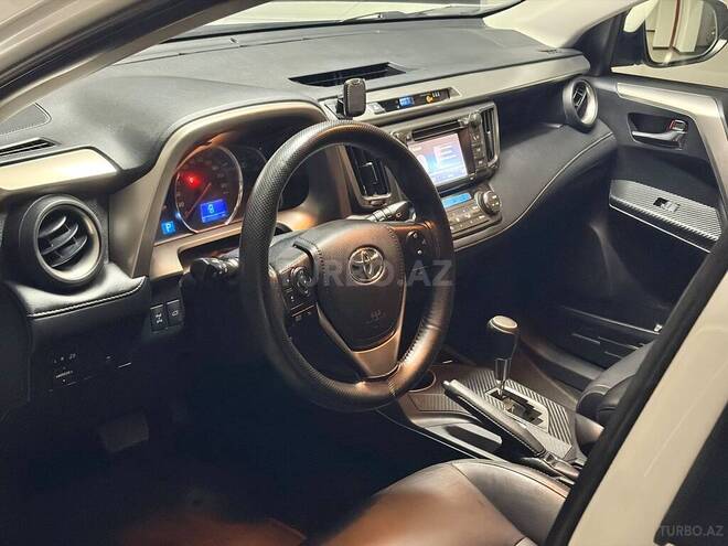 Toyota RAV4-14