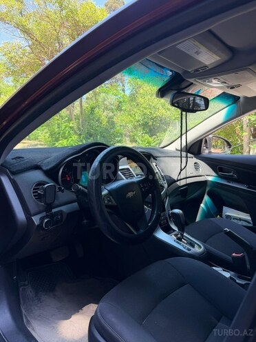 Chevrolet Cruze-12