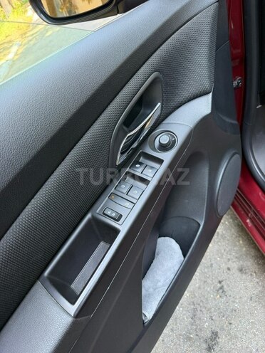 Chevrolet Cruze-11