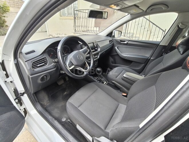 Volkswagen Polo-9