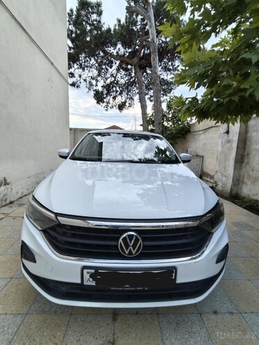Volkswagen Polo-1