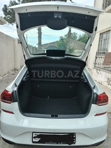 Volkswagen Polo-8