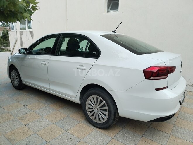 Volkswagen Polo-5