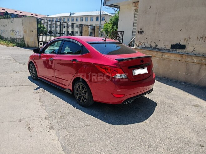 Hyundai Accent-5