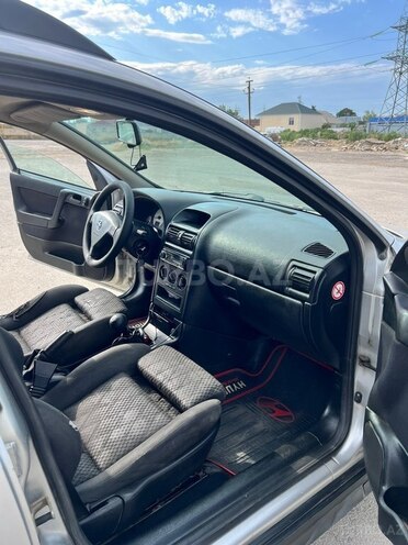 Opel Astra-11