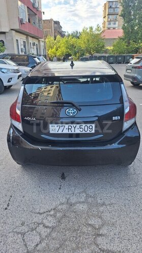 Toyota Aqua-7