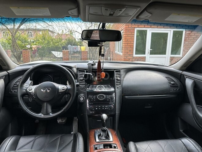 Infiniti FX35-7