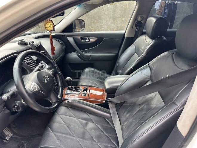 Infiniti FX35-8